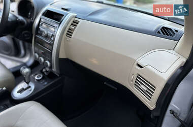 Позашляховик / Кросовер Nissan X-Trail 2011 в 