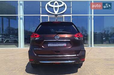 Внедорожник / Кроссовер Nissan X-Trail 2017 в 