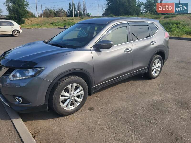 Внедорожник / Кроссовер Nissan X-Trail 2016 в 