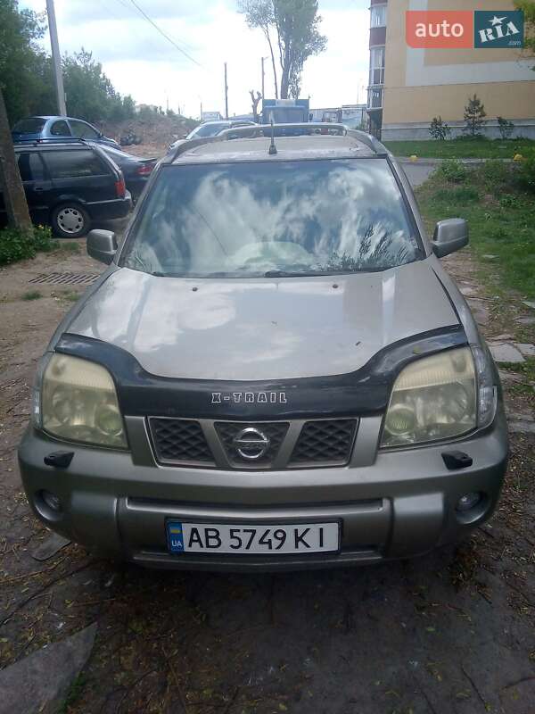 Внедорожник / Кроссовер Nissan X-Trail 2002 в 