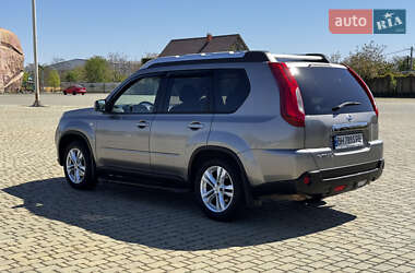 Позашляховик / Кросовер Nissan X-Trail 2011 в 