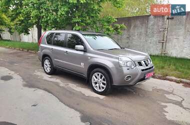 Внедорожник / Кроссовер Nissan X-Trail 2013 в Звягеле