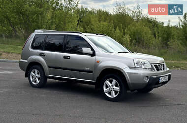 Внедорожник / Кроссовер Nissan X-Trail 2003 в 