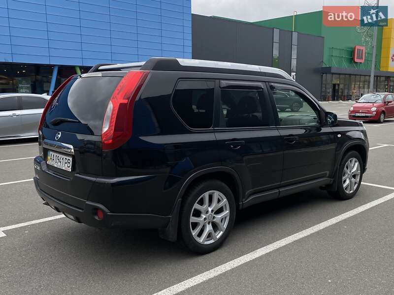 Позашляховик / Кросовер Nissan X-Trail 2011 в Києві