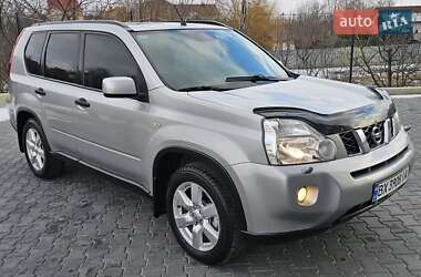 Позашляховик / Кросовер Nissan X-Trail 2010 в 