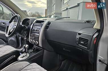 Позашляховик / Кросовер Nissan X-Trail 2010 в 