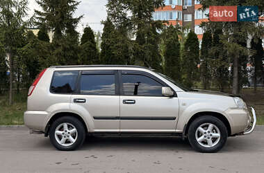 Позашляховик / Кросовер Nissan X-Trail 2006 в 