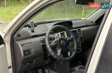 Позашляховик / Кросовер Nissan X-Trail 2006 в 