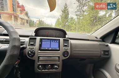 Позашляховик / Кросовер Nissan X-Trail 2006 в 