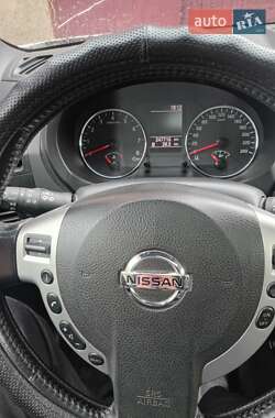 Позашляховик / Кросовер Nissan X-Trail 2011 в 