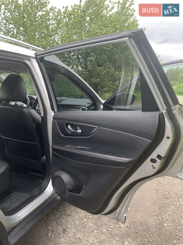 Позашляховик / Кросовер Nissan X-Trail 2016 в Болехові
