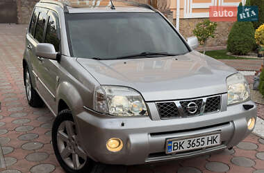 Внедорожник / Кроссовер Nissan X-Trail 2006 в 