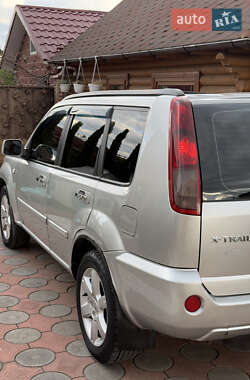 Внедорожник / Кроссовер Nissan X-Trail 2006 в 