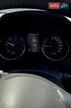 Позашляховик / Кросовер Nissan X-Trail 2020 в 