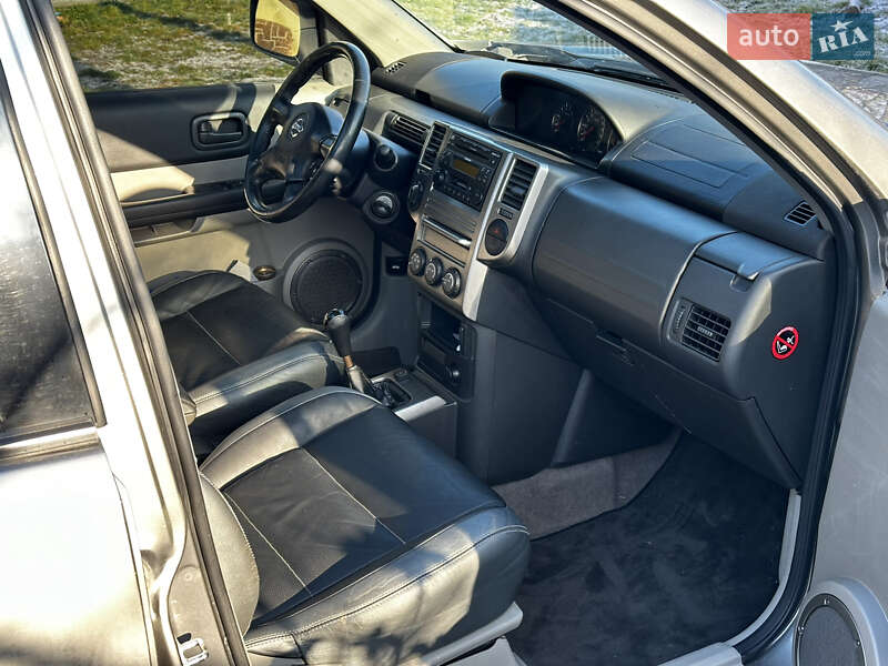 Внедорожник / Кроссовер Nissan X-Trail 2004 в Ровно