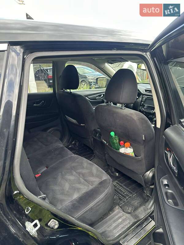 Позашляховик / Кросовер Nissan X-Trail 2015 в Жовкві