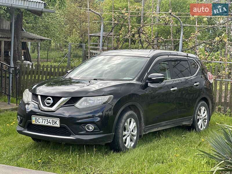 Позашляховик / Кросовер Nissan X-Trail 2015 в Жовкві