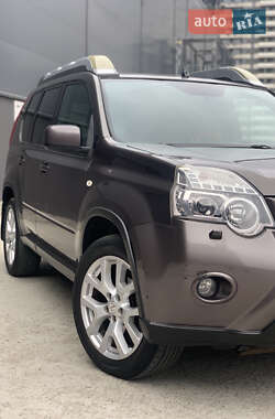 Позашляховик / Кросовер Nissan X-Trail 2011 в 