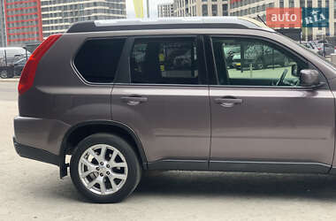 Позашляховик / Кросовер Nissan X-Trail 2011 в 