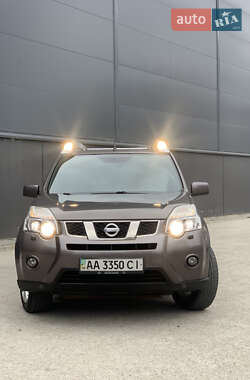 Позашляховик / Кросовер Nissan X-Trail 2011 в 