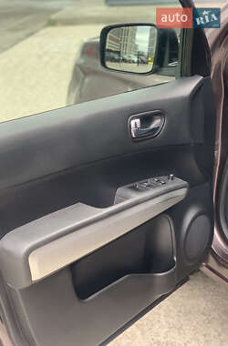 Позашляховик / Кросовер Nissan X-Trail 2011 в 