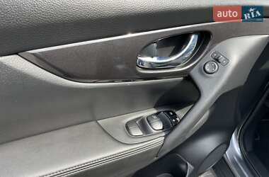 Позашляховик / Кросовер Nissan X-Trail 2021 в 