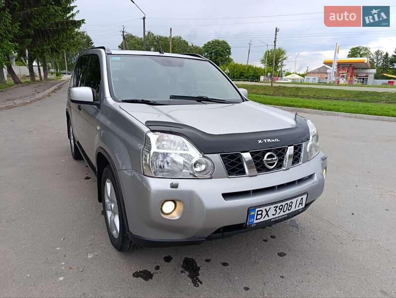 Позашляховик / Кросовер Nissan X-Trail 2010 в 