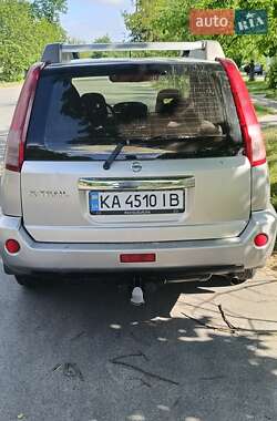 Внедорожник / Кроссовер Nissan X-Trail 2005 в 