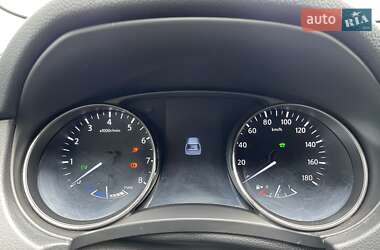 Позашляховик / Кросовер Nissan X-Trail 2015 в 