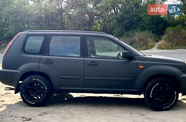 Позашляховик / Кросовер Nissan X-Trail 2001 в 