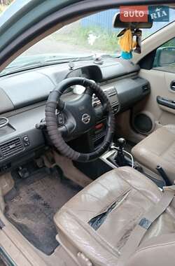 Внедорожник / Кроссовер Nissan X-Trail 2003 в 