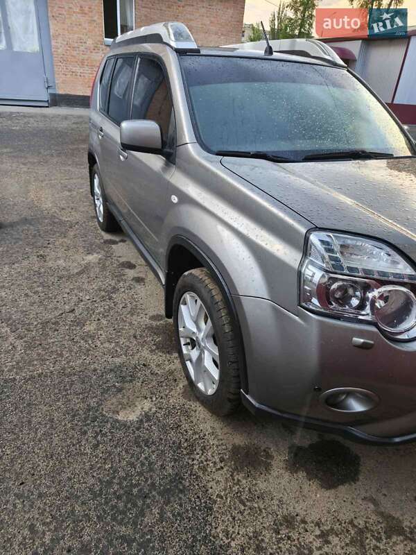 Внедорожник / Кроссовер Nissan X-Trail 2013 в Полтаве