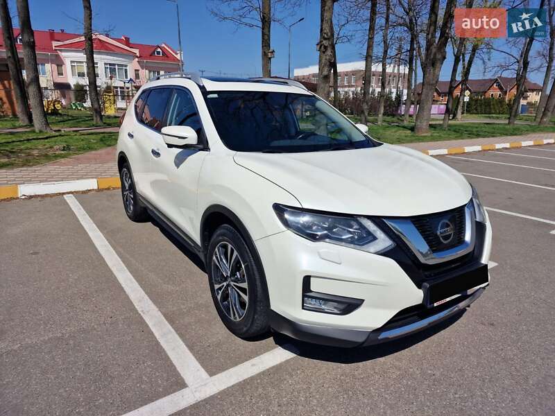 Позашляховик / Кросовер Nissan X-Trail 2017 в Києві