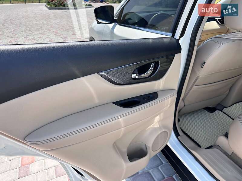 Внедорожник / Кроссовер Nissan X-Trail 2017 в Кропивницком