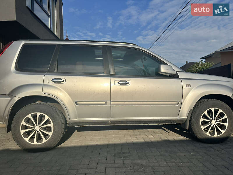 Позашляховик / Кросовер Nissan X-Trail 2006 в Чернівцях