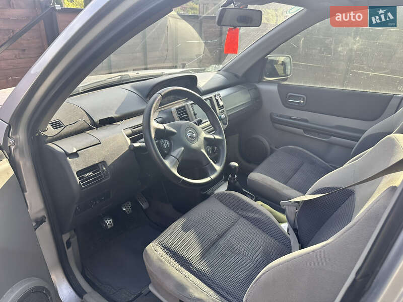 Позашляховик / Кросовер Nissan X-Trail 2006 в Чернівцях