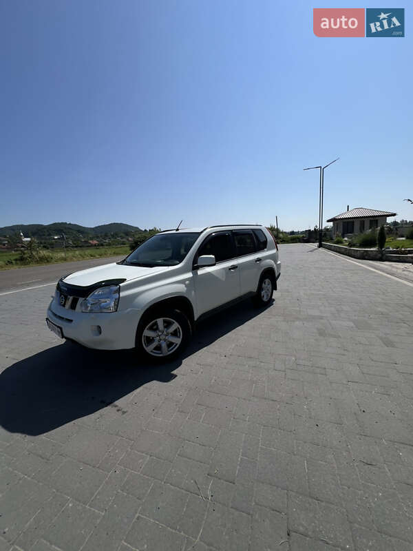 Внедорожник / Кроссовер Nissan X-Trail 2010 в Иршаве