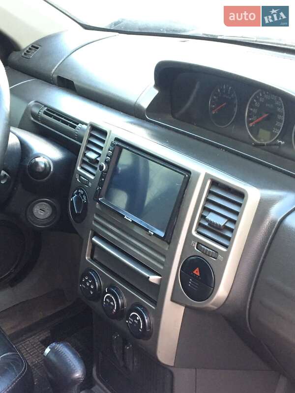 Позашляховик / Кросовер Nissan X-Trail 2005 в Львові