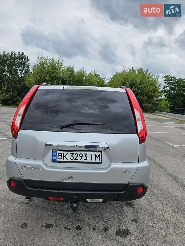 Внедорожник / Кроссовер Nissan X-Trail 2011 в Любешове