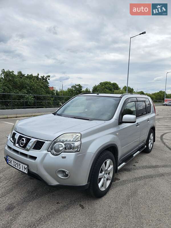 Внедорожник / Кроссовер Nissan X-Trail 2011 в Любешове