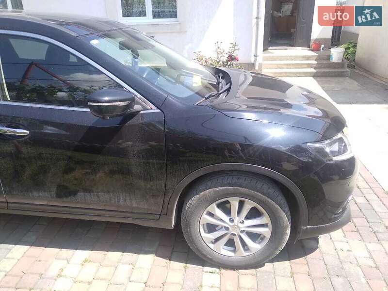 Внедорожник / Кроссовер Nissan X-Trail 2017 в Черновцах