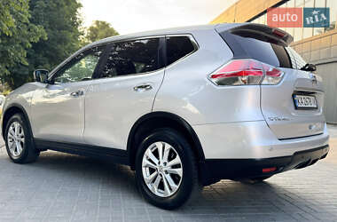 Позашляховик / Кросовер Nissan X-Trail 2016 в 
