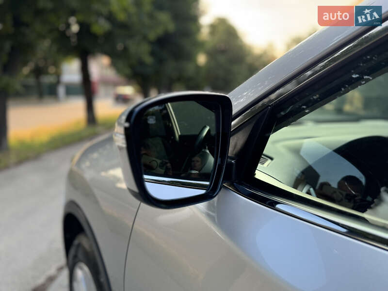 Позашляховик / Кросовер Nissan X-Trail 2016 в Кропивницькому