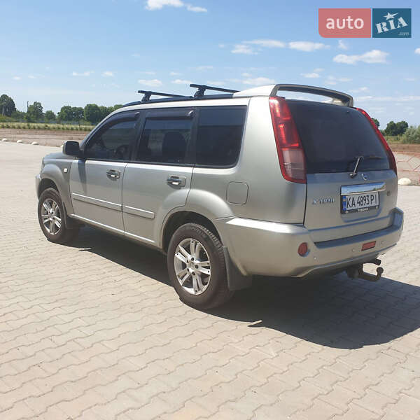 Позашляховик / Кросовер Nissan X-Trail 2005 в Києві