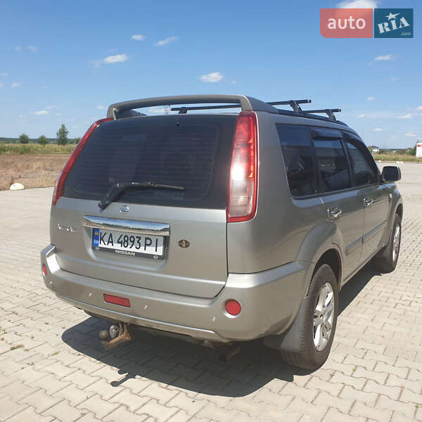 Позашляховик / Кросовер Nissan X-Trail 2005 в Києві