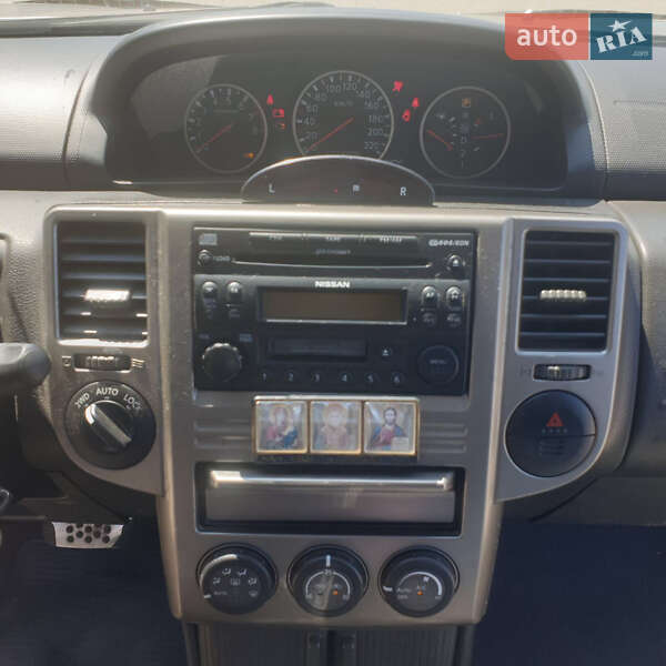 Позашляховик / Кросовер Nissan X-Trail 2005 в Києві