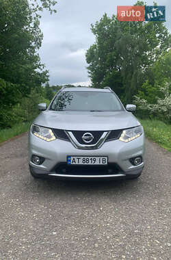 Внедорожник / Кроссовер Nissan X-Trail 2016 в Болехове