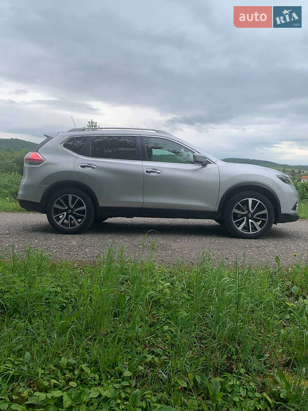 Позашляховик / Кросовер Nissan X-Trail 2016 в Болехові