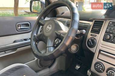 Внедорожник / Кроссовер Nissan X-Trail 2006 в 