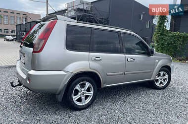 Внедорожник / Кроссовер Nissan X-Trail 2004 в 